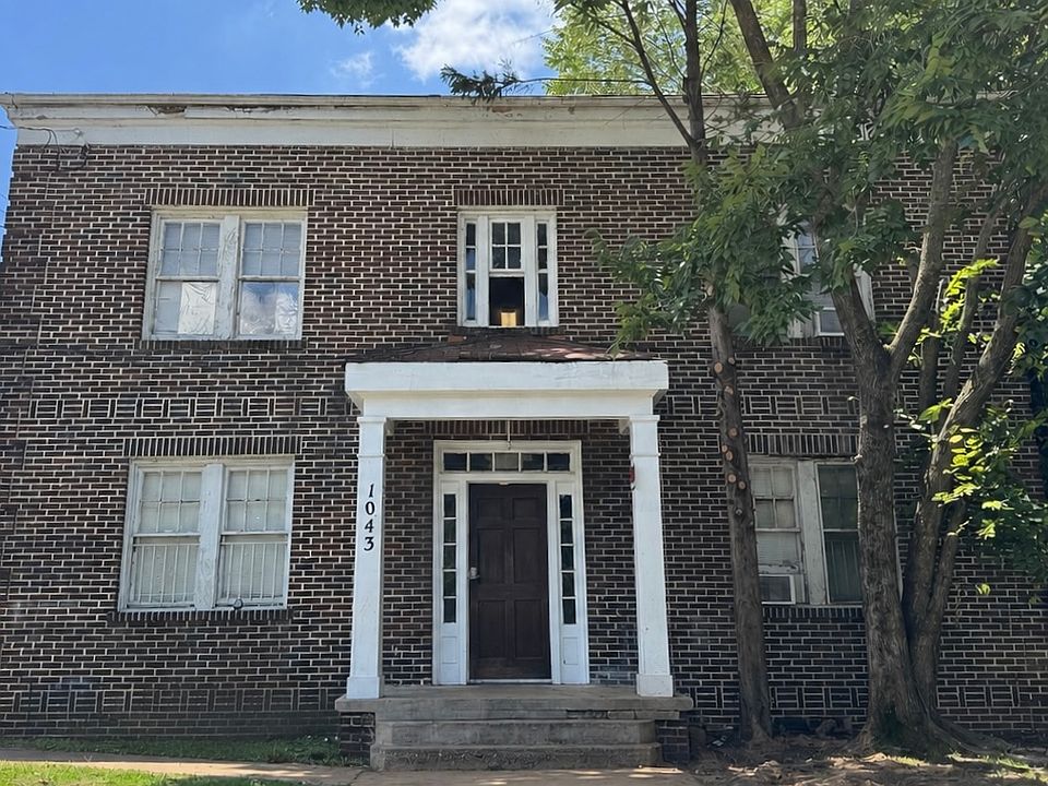 1st image of 1043 Saint Charles Ave NE APT 9