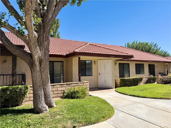 19225 Elm Dr, Apple Valley, CA 92308