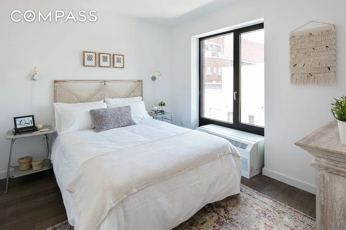 2 bed, 1.0 bath, $4,110 — Photo 4