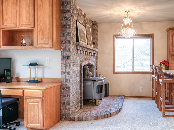 3rd image of 770 Kalmia Ct NW