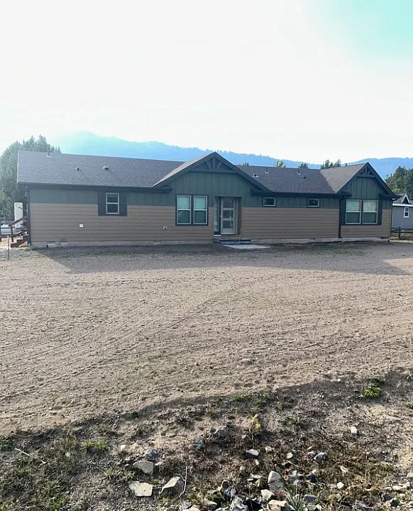 13085 Hillhouse Loop