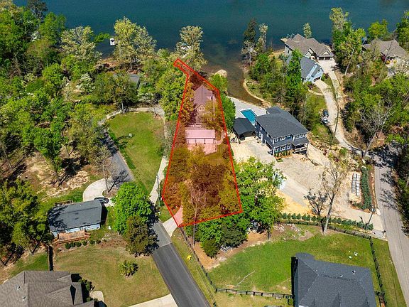3rd image of 224 Limestone Rd