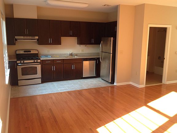 2nd image of 25 Duncan Ave #210