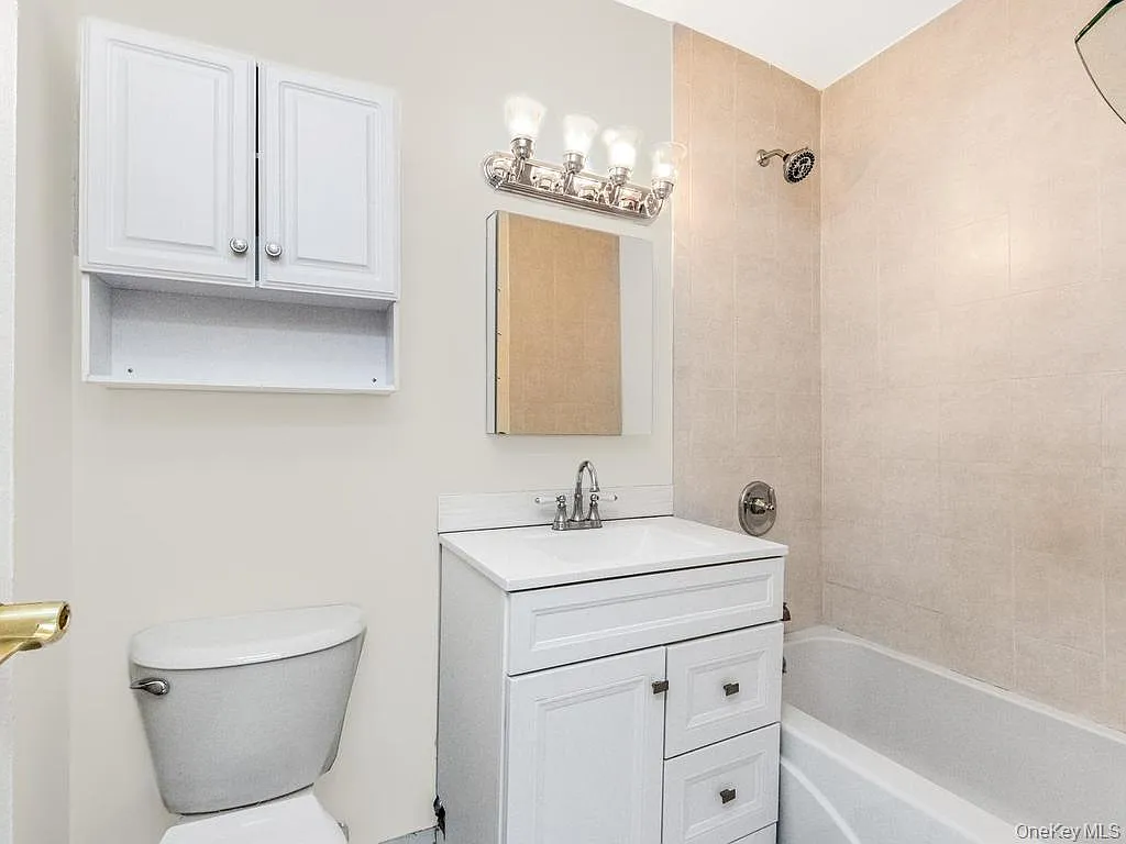 1 bed, 1.0 bath, 800 sqft, $2,300 — Photo 4