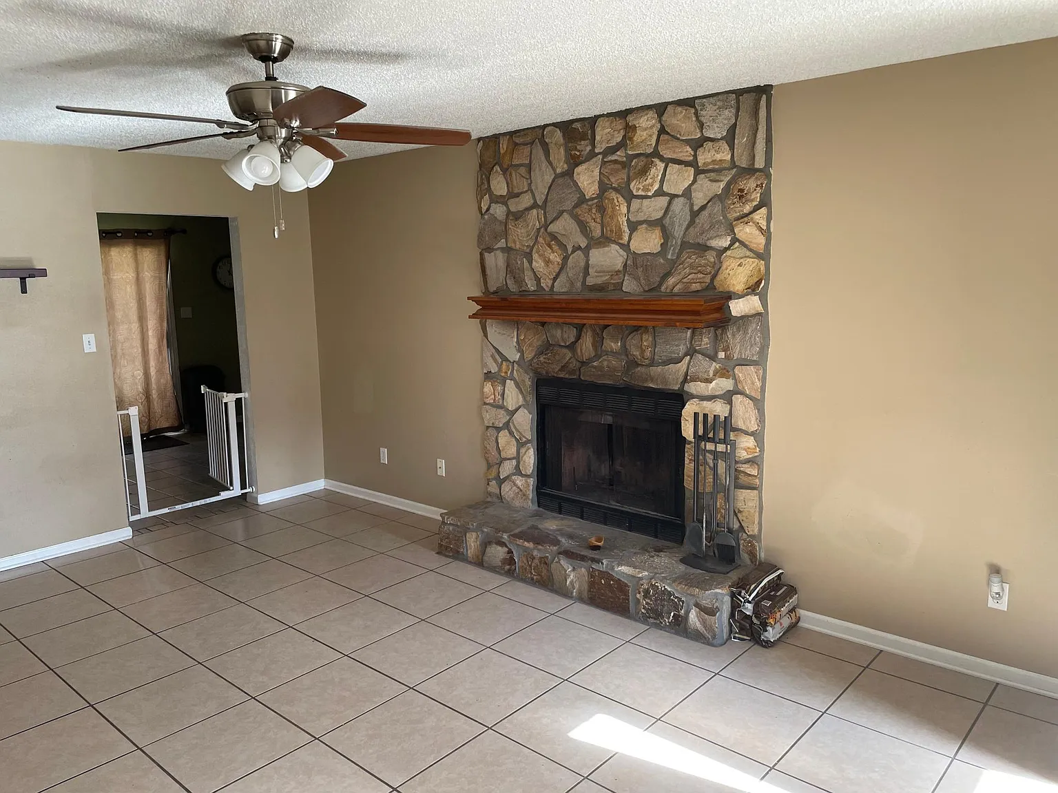 4118 Pebble Creek Dr — Photo 3