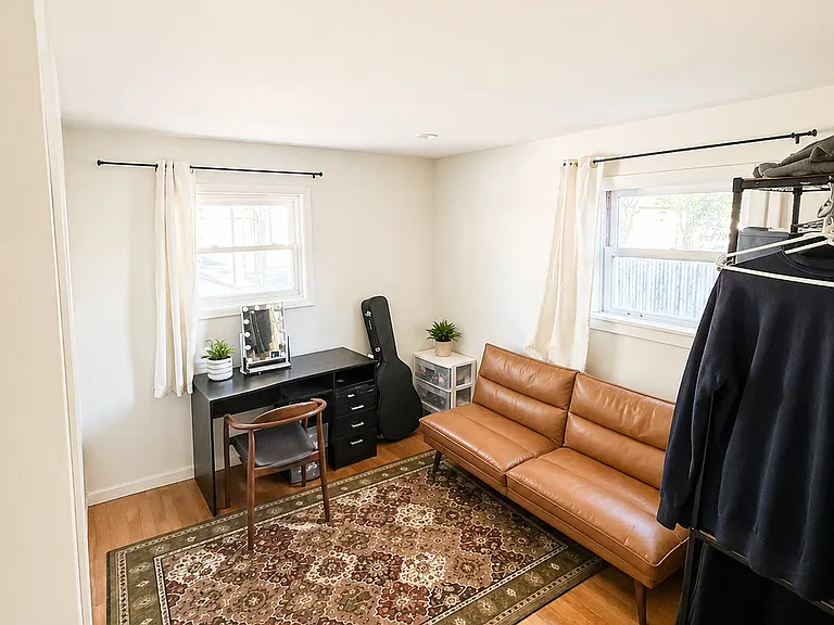 11 Chestnut St — Photo 6