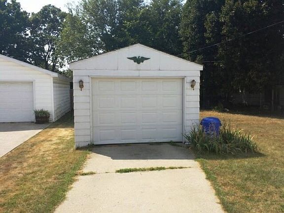 3rd image of 1620 Tacoma Ave