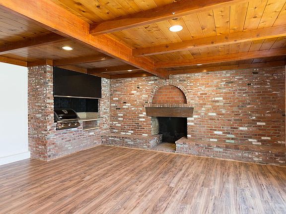 4th image of 8394 Lake Adlon Dr