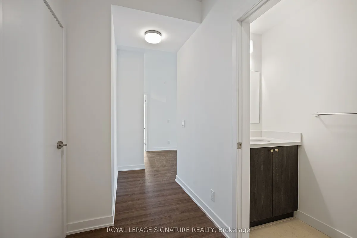 Building Photo - 51 Clarington Blvd #406