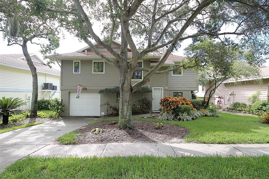 1st image of 1011 S Pointe Alexis Dr