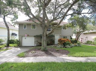 1011 S Pointe Alexis Dr, Tarpon Springs, FL 34689