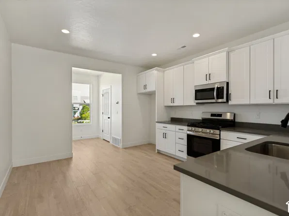 11029 S Freestone Rd W #125, South Jordan, UT 84009