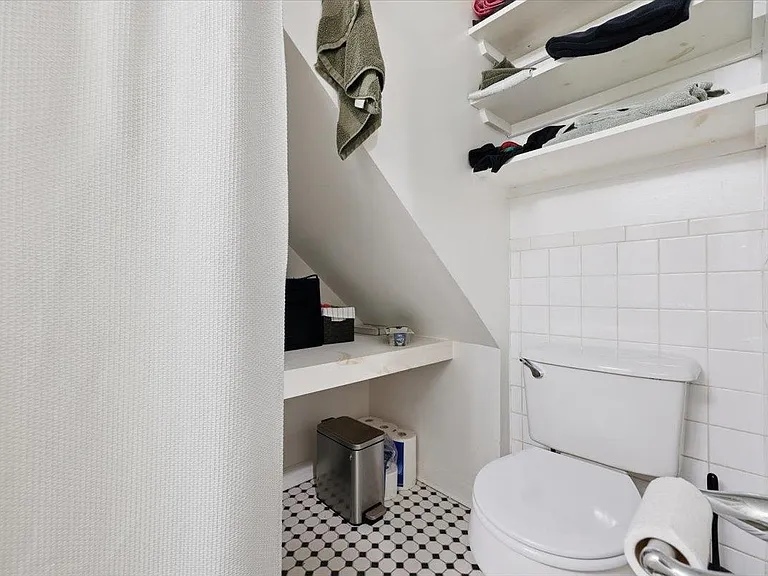 39 Waverly St #1 — Photo 4
