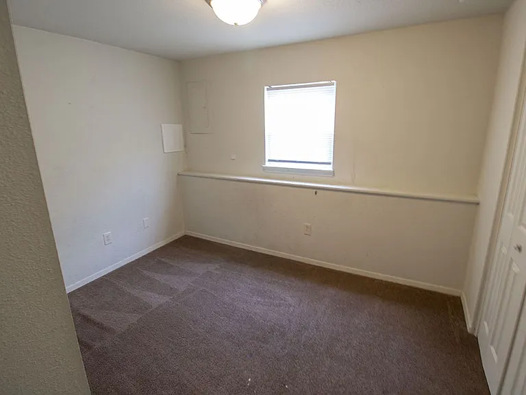 1013 W Ash St — Photo 27