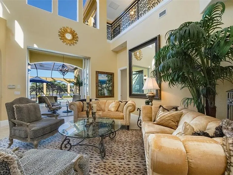 8535 Bellagio Dr — Photo 5