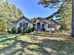 6305 Brockton Ct, Mount Holly, NC 28120