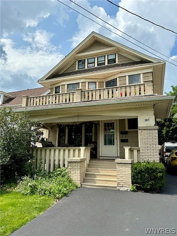 389 East Ave photo 1