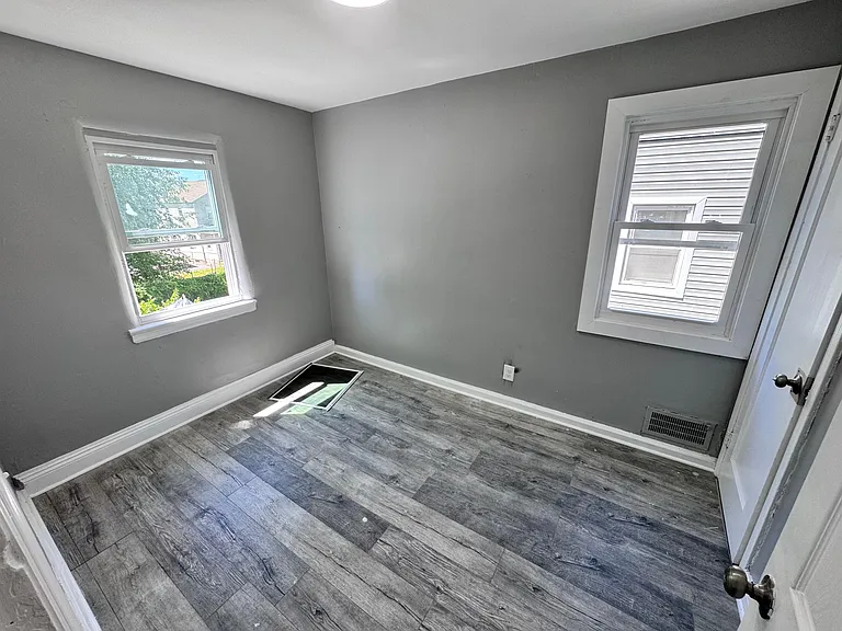 111 Hanford St #G1 — Photo 3