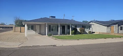 7426 E Holly St Photo 1