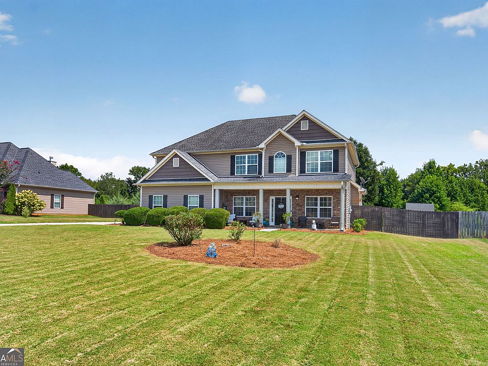 1st image of 124 Hamilton Lake Dr