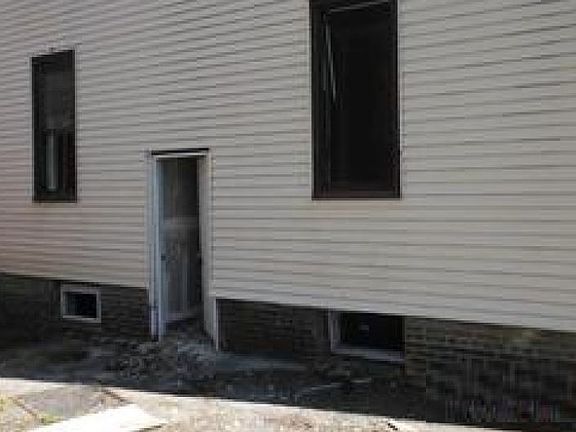 3rd image of 116 Paine Ave