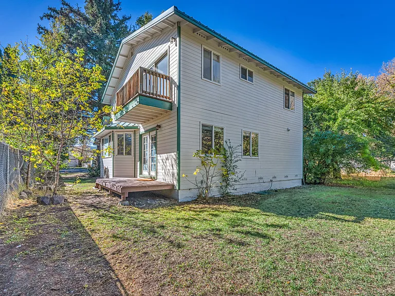 604 Pine St — Photo 56