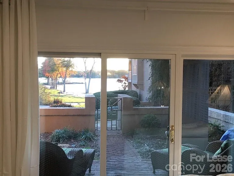 646 Portside Dr — Photo 22