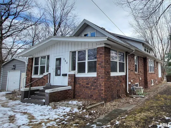968 E Grove St, Galesburg, IL 61401