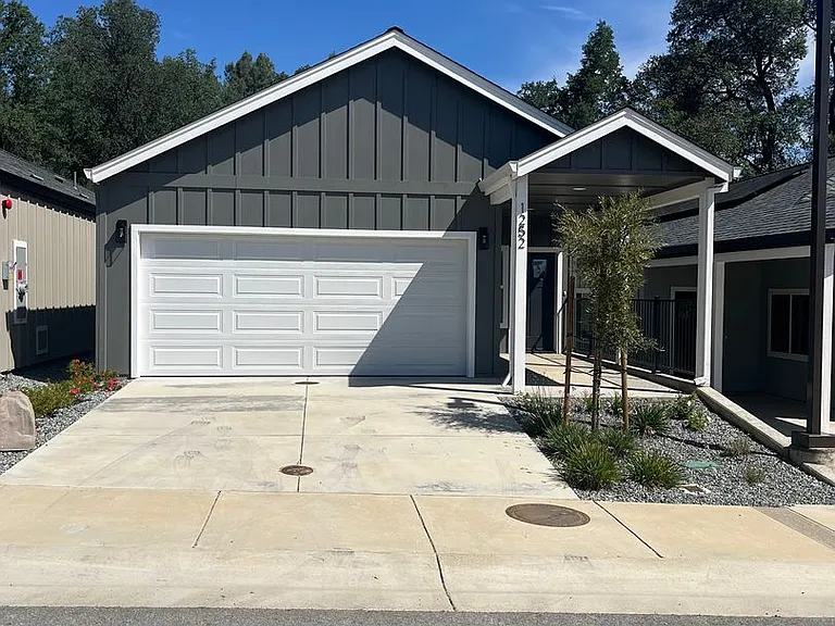 1252 Old Alturas Rd — Photo 1