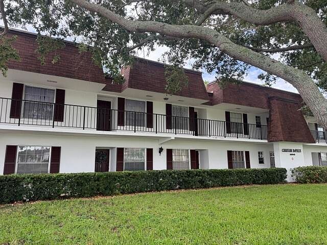 1st image of 10040 Meridian Way N #103