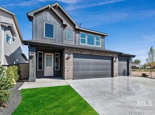 6672 W Los Flores Dr, Meridian, ID 83646