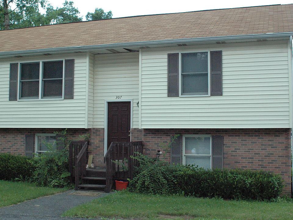 1st image of 307 Fernwood Ct