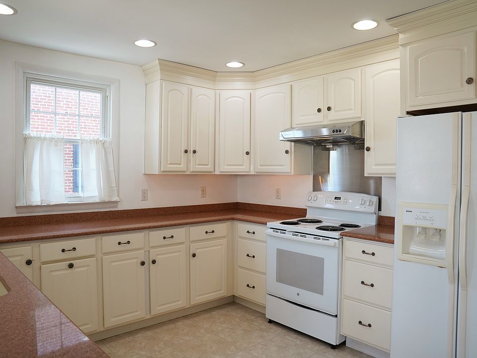 Kitchen with Vented Range Hood