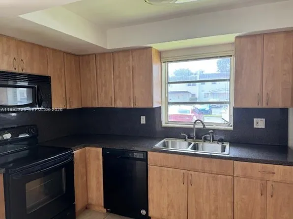 7350 SW 82nd St APT C125, Miami, FL 33143