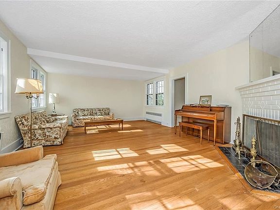 4th image of 1308 Park Ave
