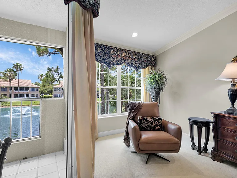 222 Legendary Cir — Photo 41
