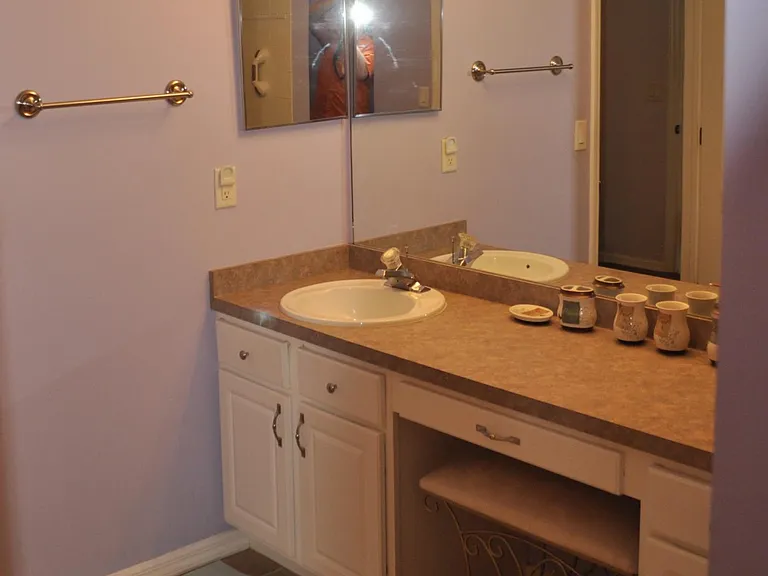 Master Bdrm bathroom
