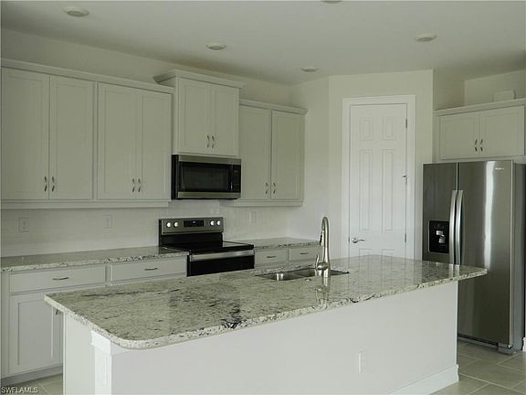 4th image of 3936 Crosswater Dr