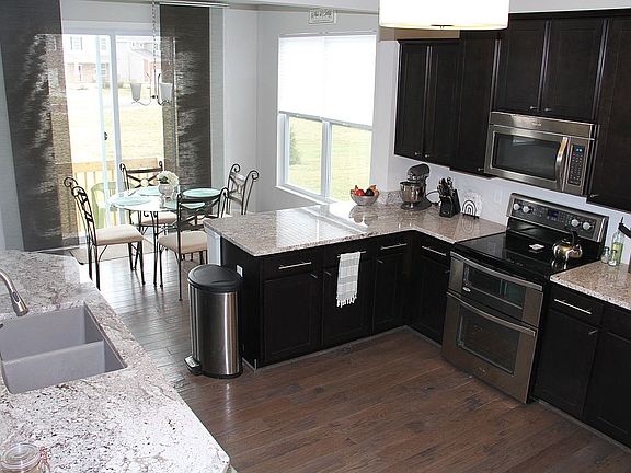 2nd image of 1128 Scarlet Oak Dr