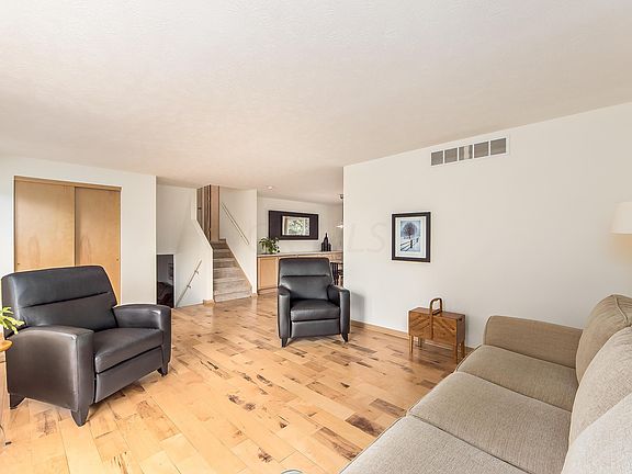 3rd image of 66 W River View Dr