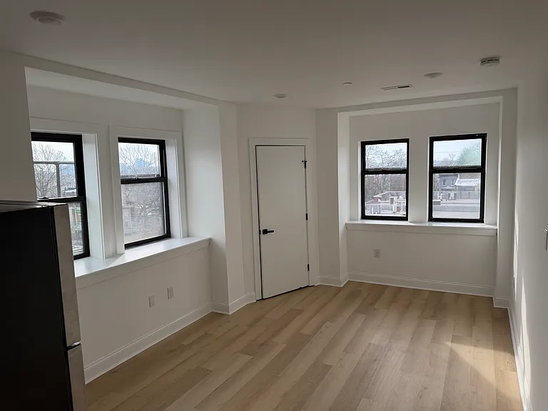 4126 Parkside Ave #4R — Photo 3