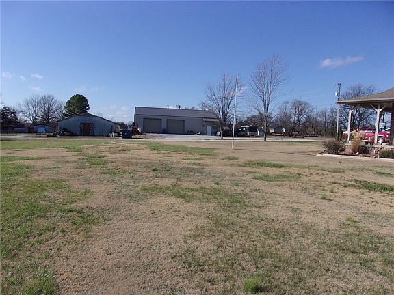 3rd image of 2887 Habberton Rd
