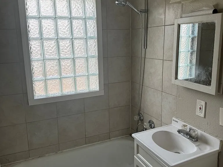 613 Morton Ave — Photo 10