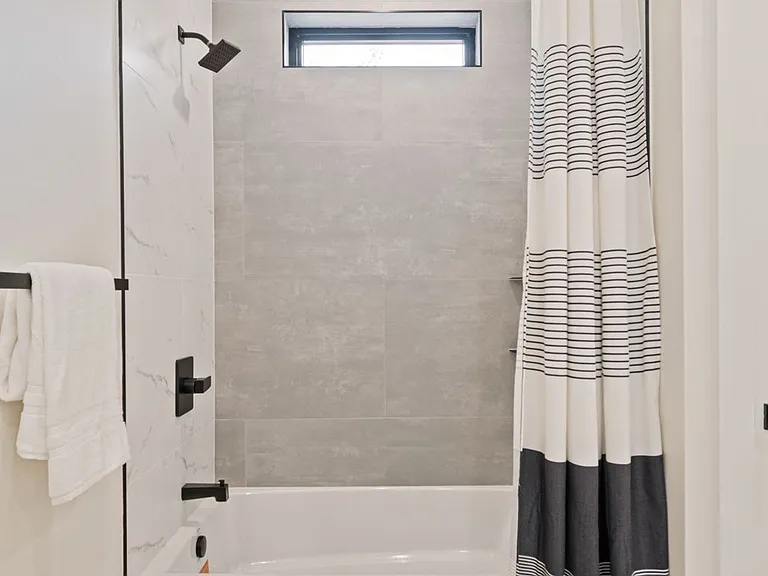 1240 Kenmore Pl — Photo 36