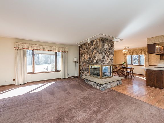 4th image of 4389 W Forest Ave