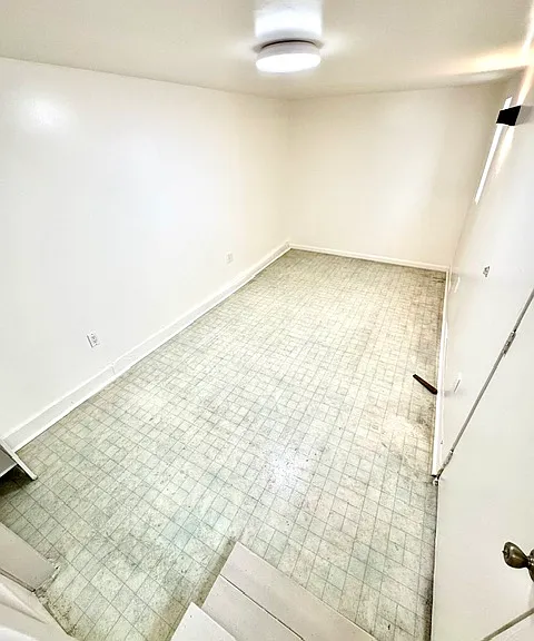 520 E 15th St #4 — Photo 12