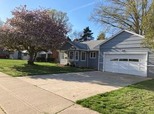 22250 Blossom Dr, Rocky River, OH 44116