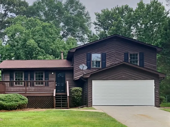 210 Carriage Cir, Stockbridge, GA 30281