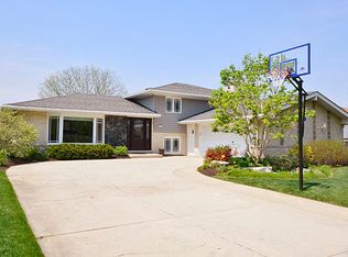 7222 Bayberry Ln, Darien, IL