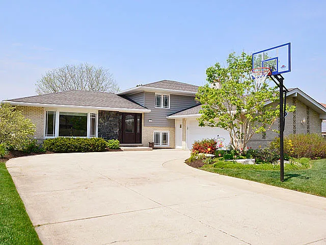 7222 Bayberry Ln photo 1